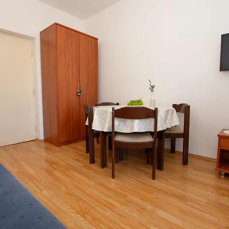 Dalmatino Biograd Na Moru