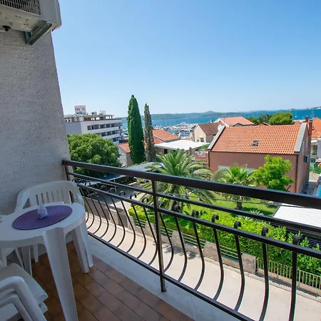 Dalmatino Biograd Na Moru