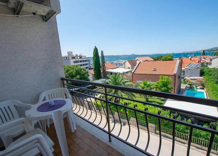 Dalmatino Biograd Na Moru