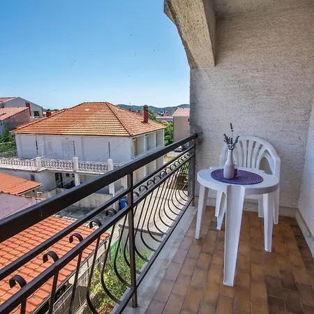 Apartman Dalmatino Biograd Na Moru