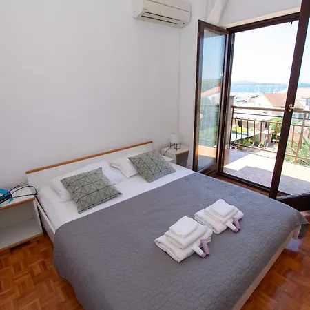 Apartman Dalmatino Biograd Na Moru