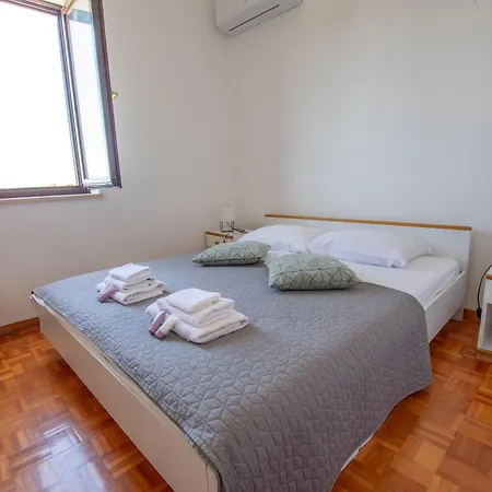 Dalmatino Biograd Na Moru